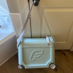 Jet Kids Bed Box by Stokke in green